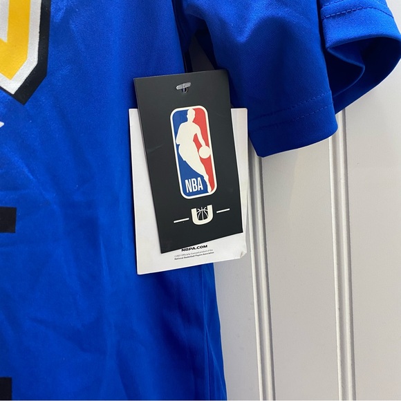 NBA Golden State Warriors Mens Size Medium Stephen Curry Tshirt - Picture 3 of 5